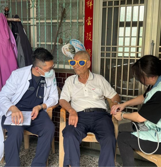 2026承霖慈善基金會支持偏鄉居家醫療，由怡仁綜合醫院專業團隊深入台南後壁為獨居長者進行義診與健康診察